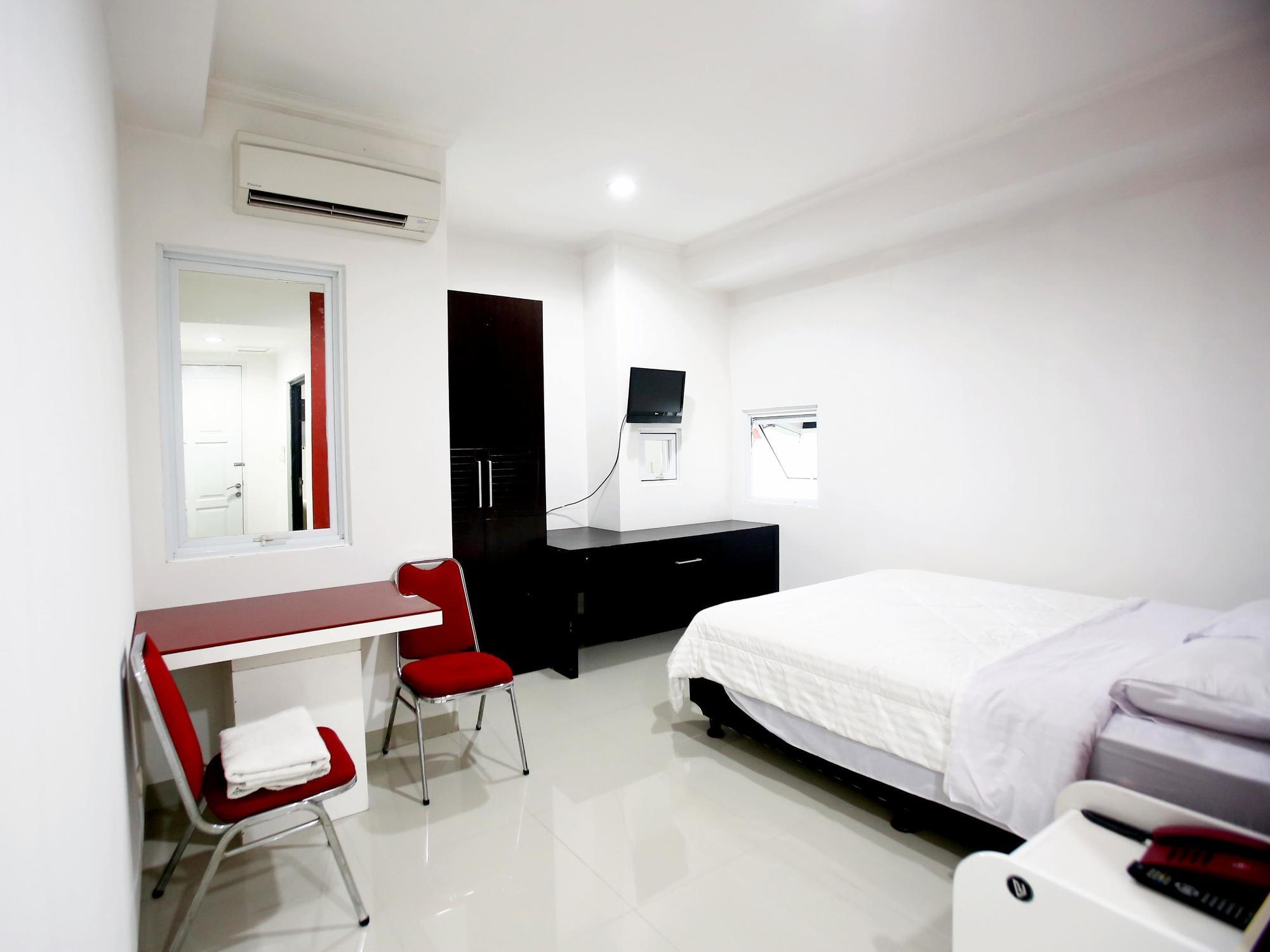 Reddoorz Plus @ Guntur Raya Setiabudi Jakarta Extérieur photo
