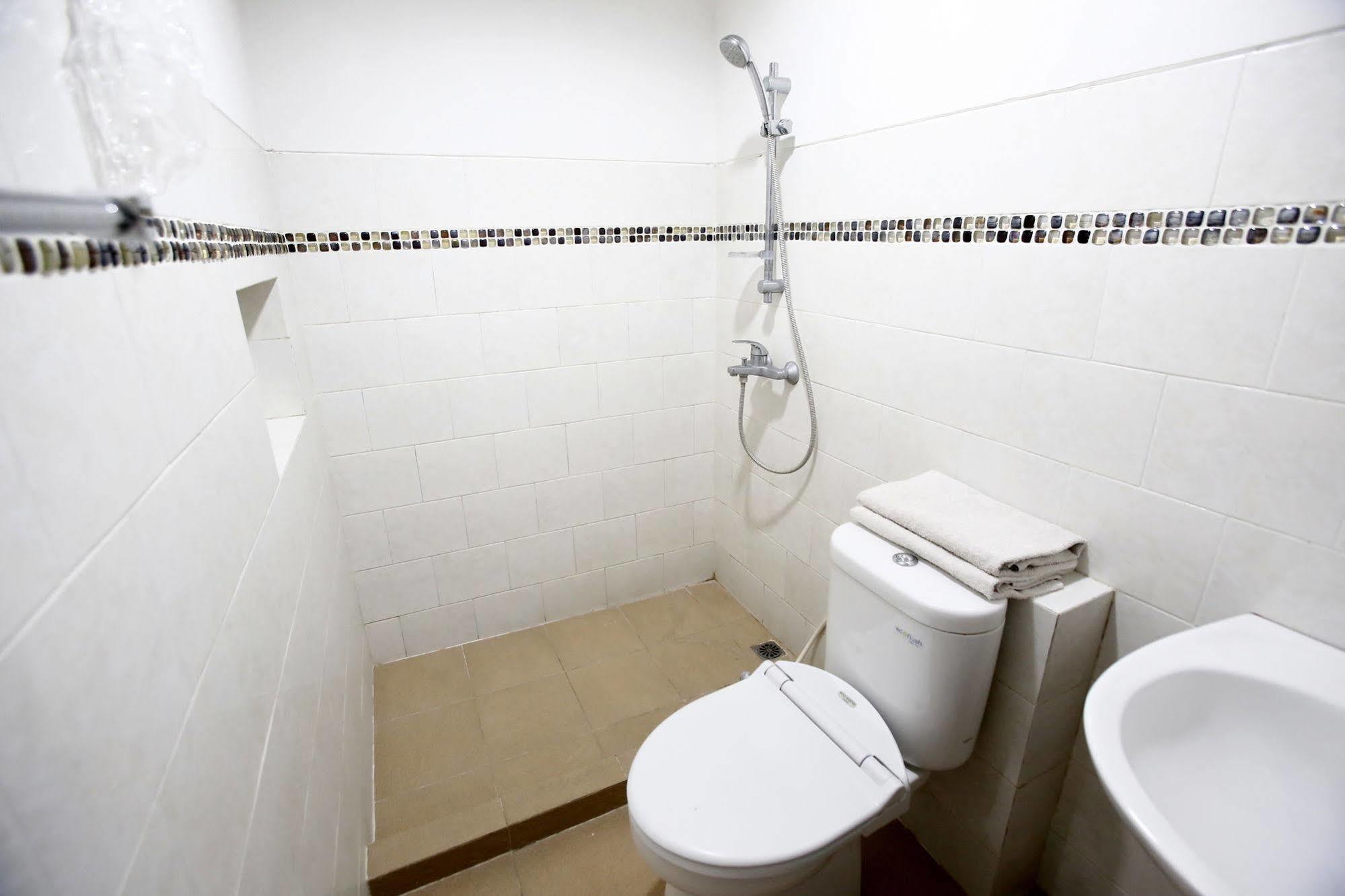 Reddoorz Plus @ Guntur Raya Setiabudi Jakarta Extérieur photo