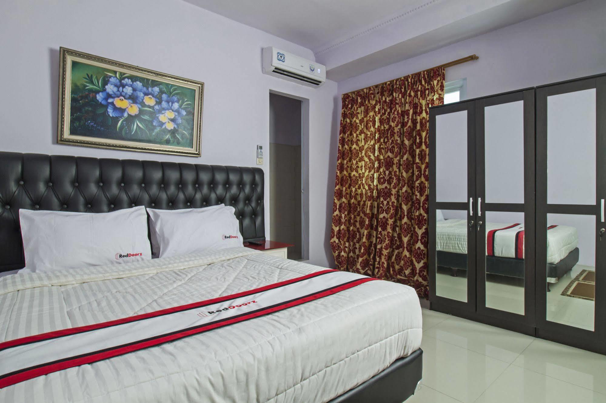 Reddoorz Plus @ Guntur Raya Setiabudi Jakarta Extérieur photo