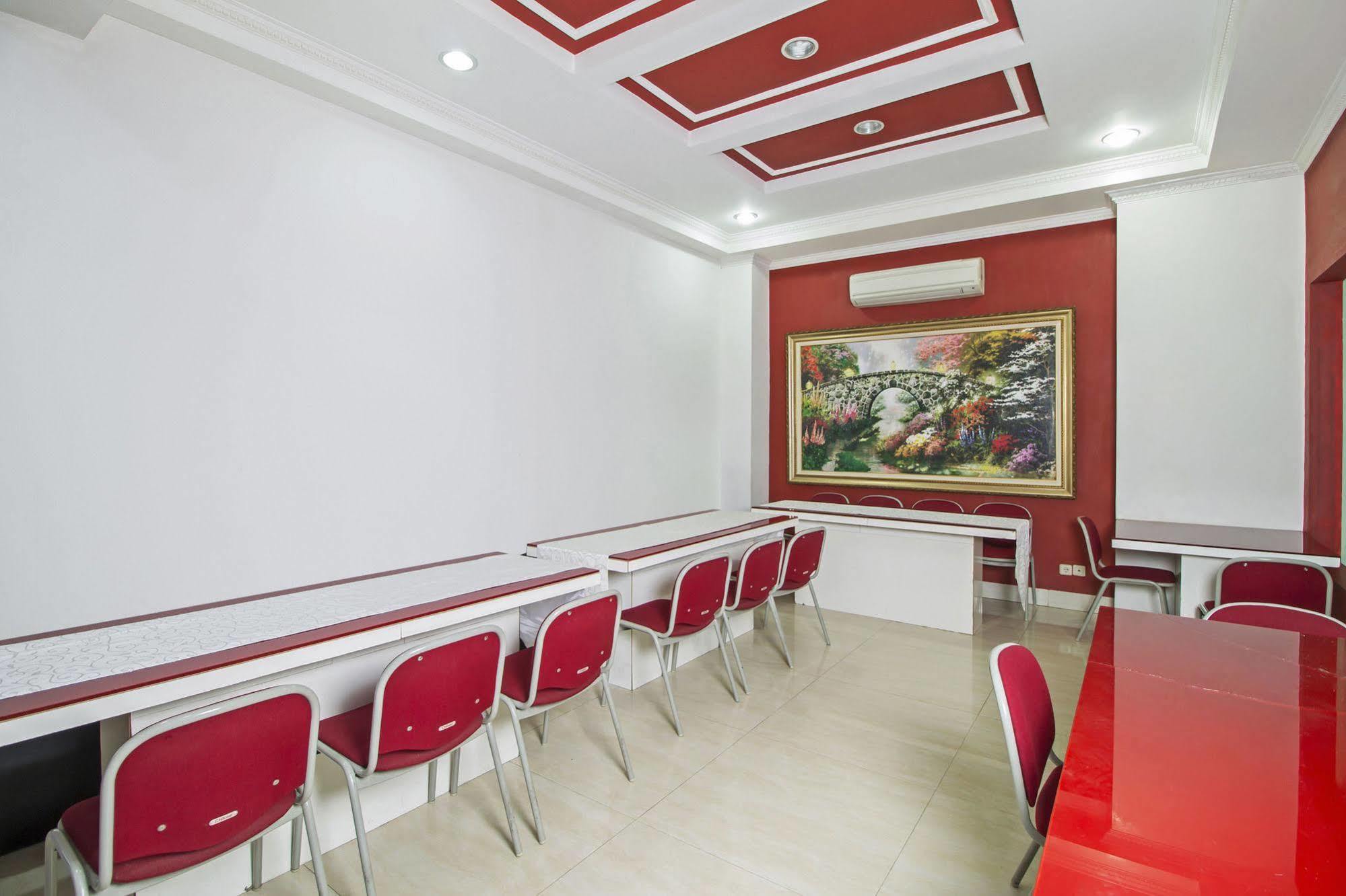 Reddoorz Plus @ Guntur Raya Setiabudi Jakarta Extérieur photo