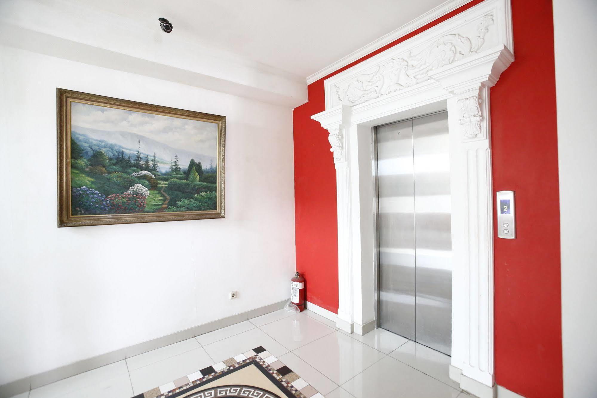 Reddoorz Plus @ Guntur Raya Setiabudi Jakarta Extérieur photo